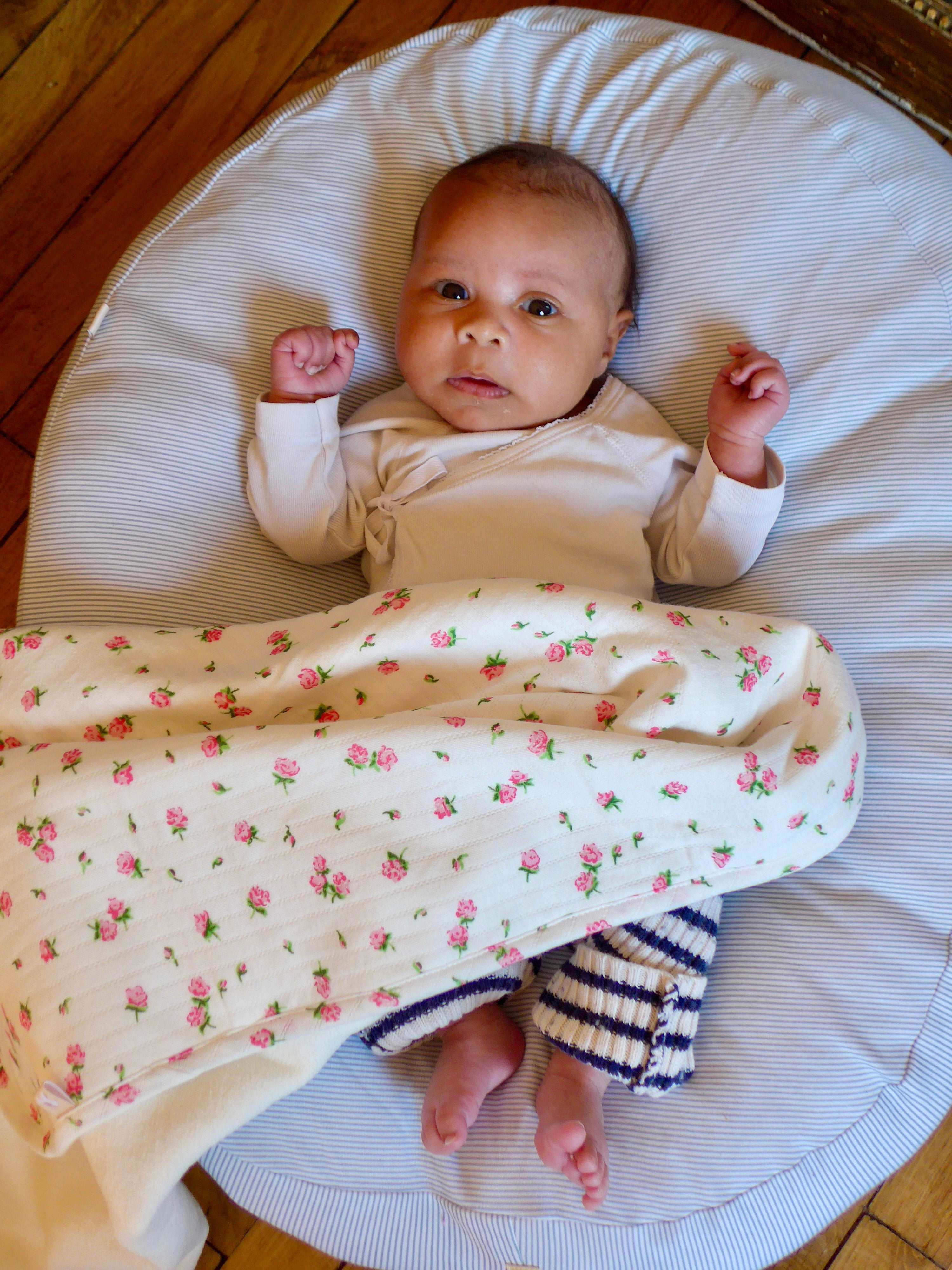 nid allaitement bag cocon coussin d'allaitement praticité innovation