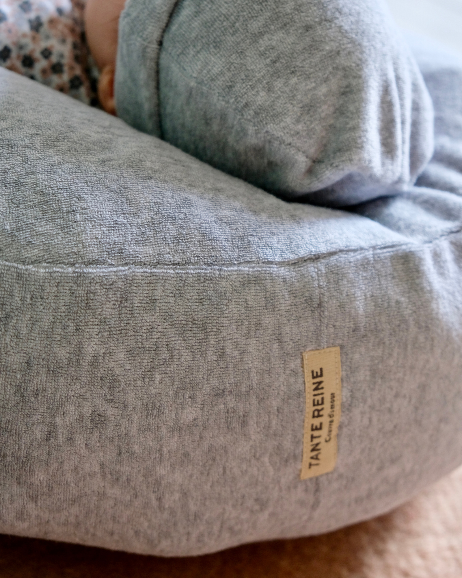 nid bag housse coussin allaitement cocon bebe naissance cadeau